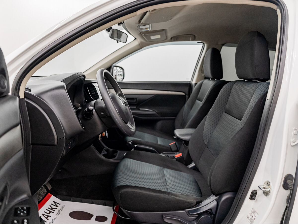 Mitsubishi Outlander 2015 - фото автомобиля