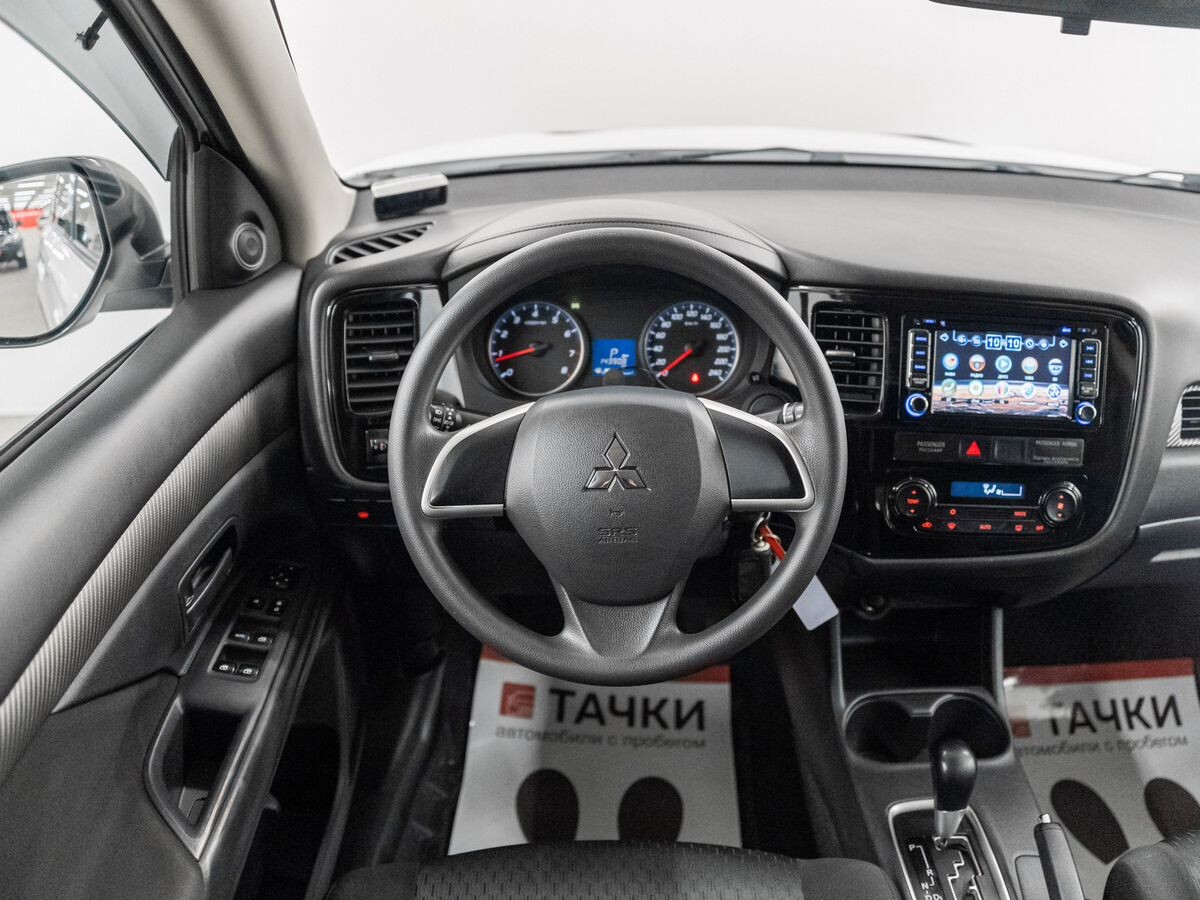 Mitsubishi Outlander 2015 - фото автомобиля