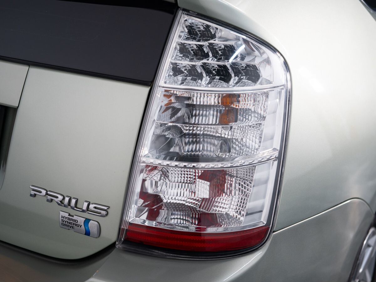 Toyota Prius 2008 - фото автомобиля