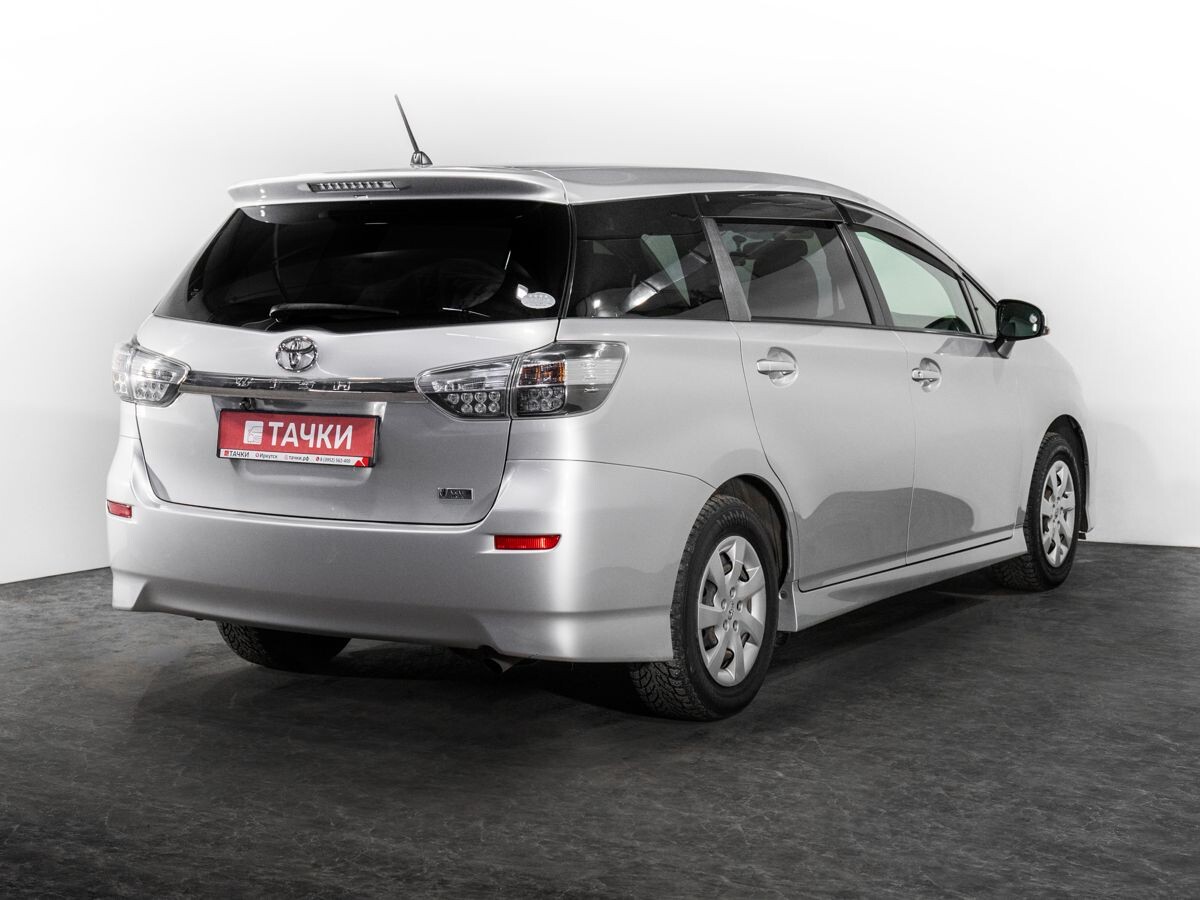 Toyota Wish 2017 - фото автомобиля