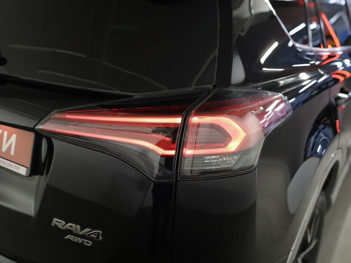 Toyota RAV4 2017 - фото автомобиля
