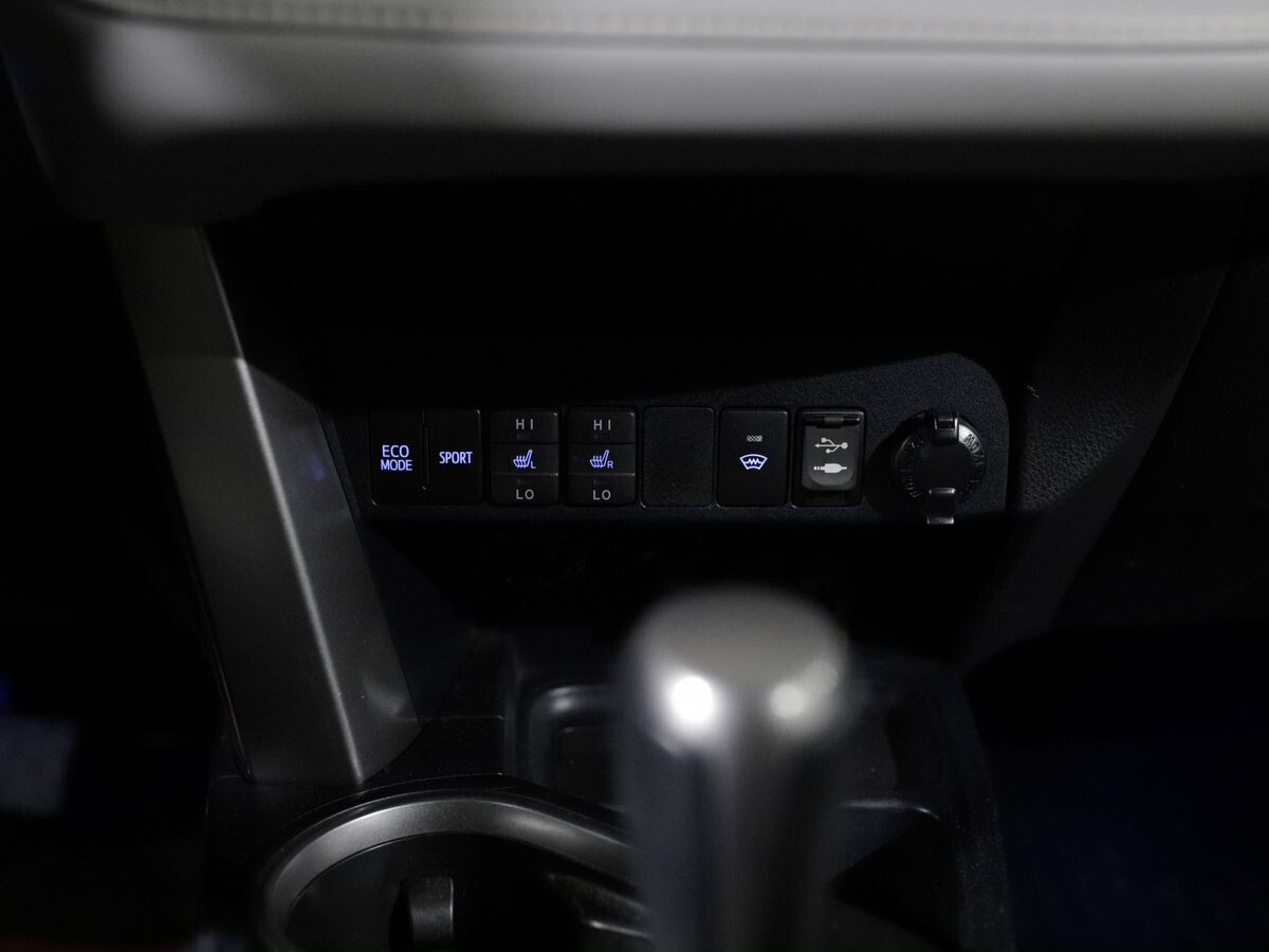 Toyota RAV4 2017 - фото автомобиля