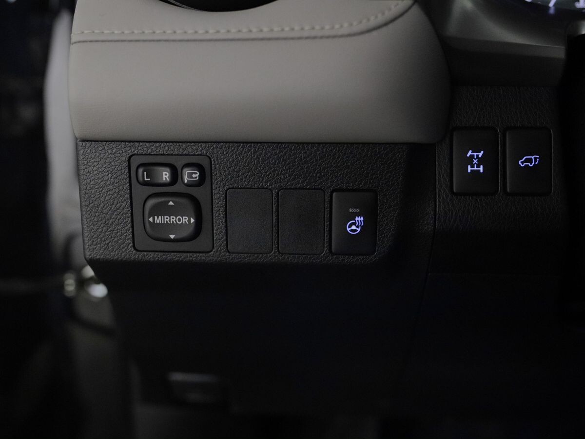 Toyota RAV4 2017 - фото автомобиля