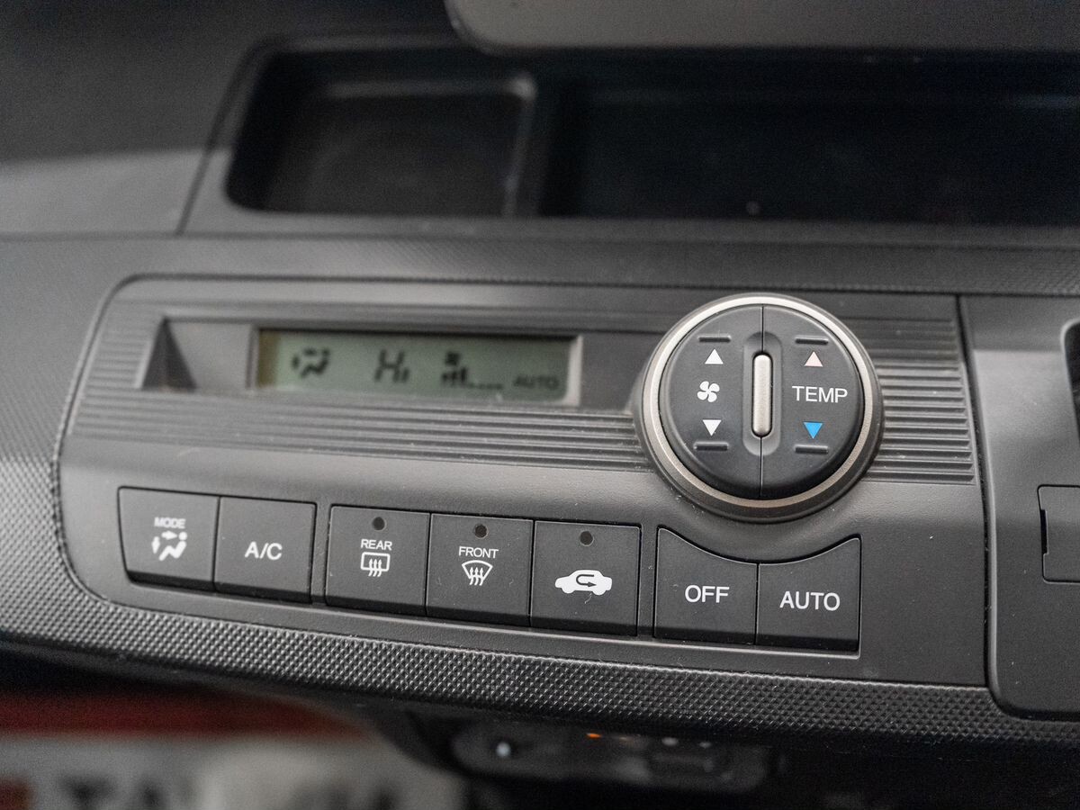 Honda Freed 2010 - фото автомобиля