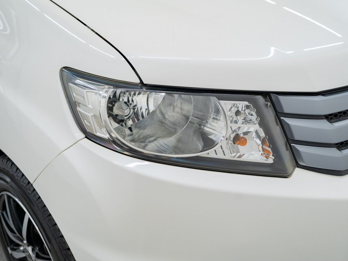 Honda Freed 2010 - фото автомобиля