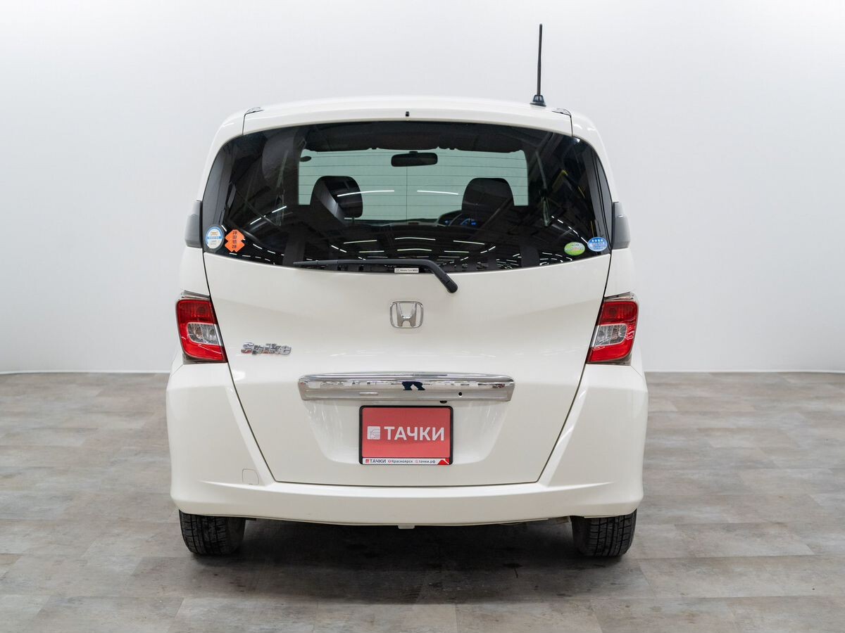Honda Freed 2010 - фото автомобиля