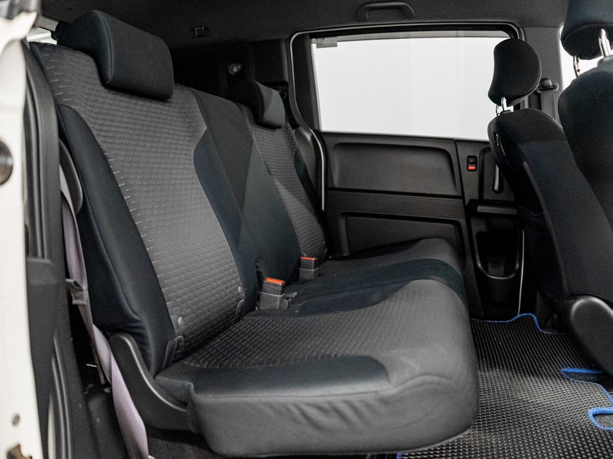 Honda Freed 2010 - фото автомобиля