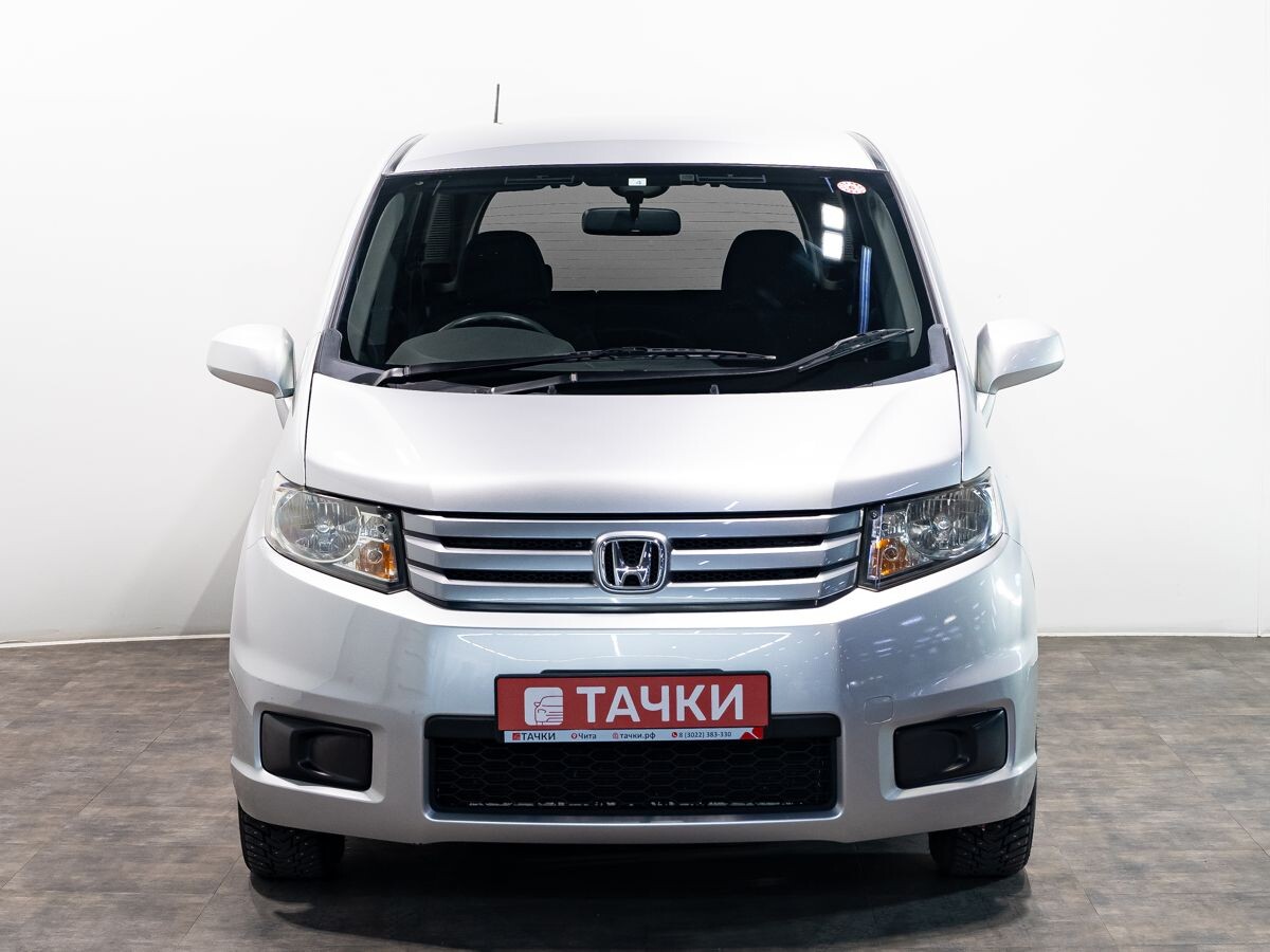 Honda Freed 2010 - фото автомобиля