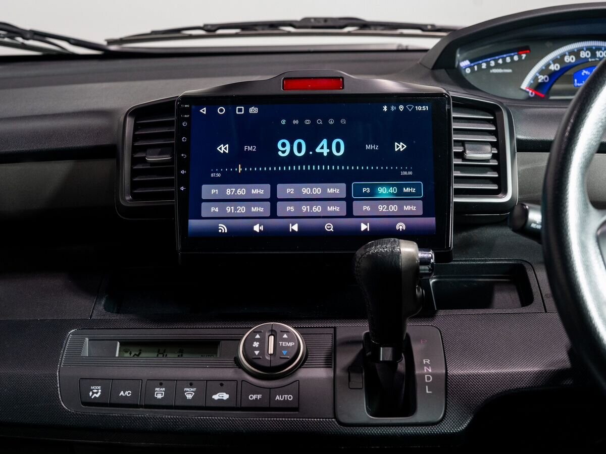 Honda Freed 2010 - фото автомобиля