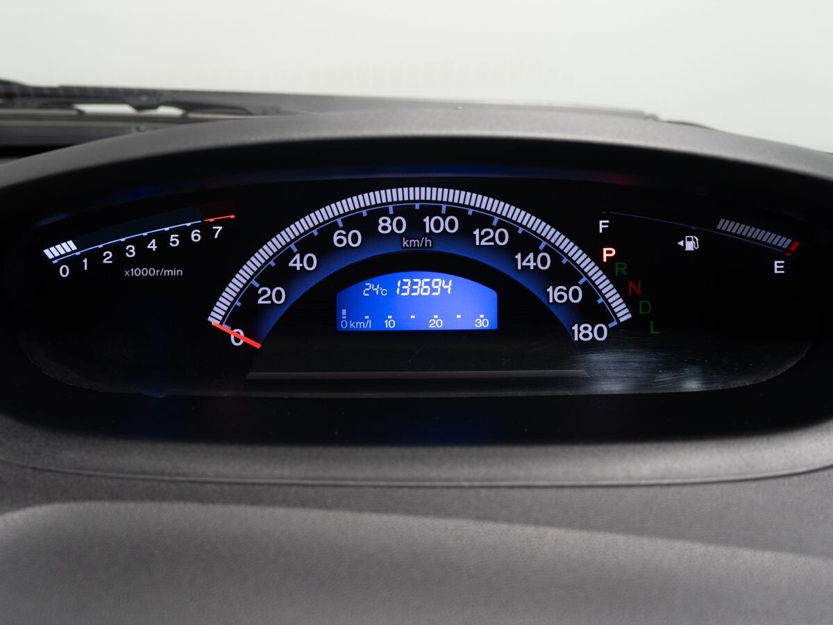 Honda Freed 2010 - фото автомобиля