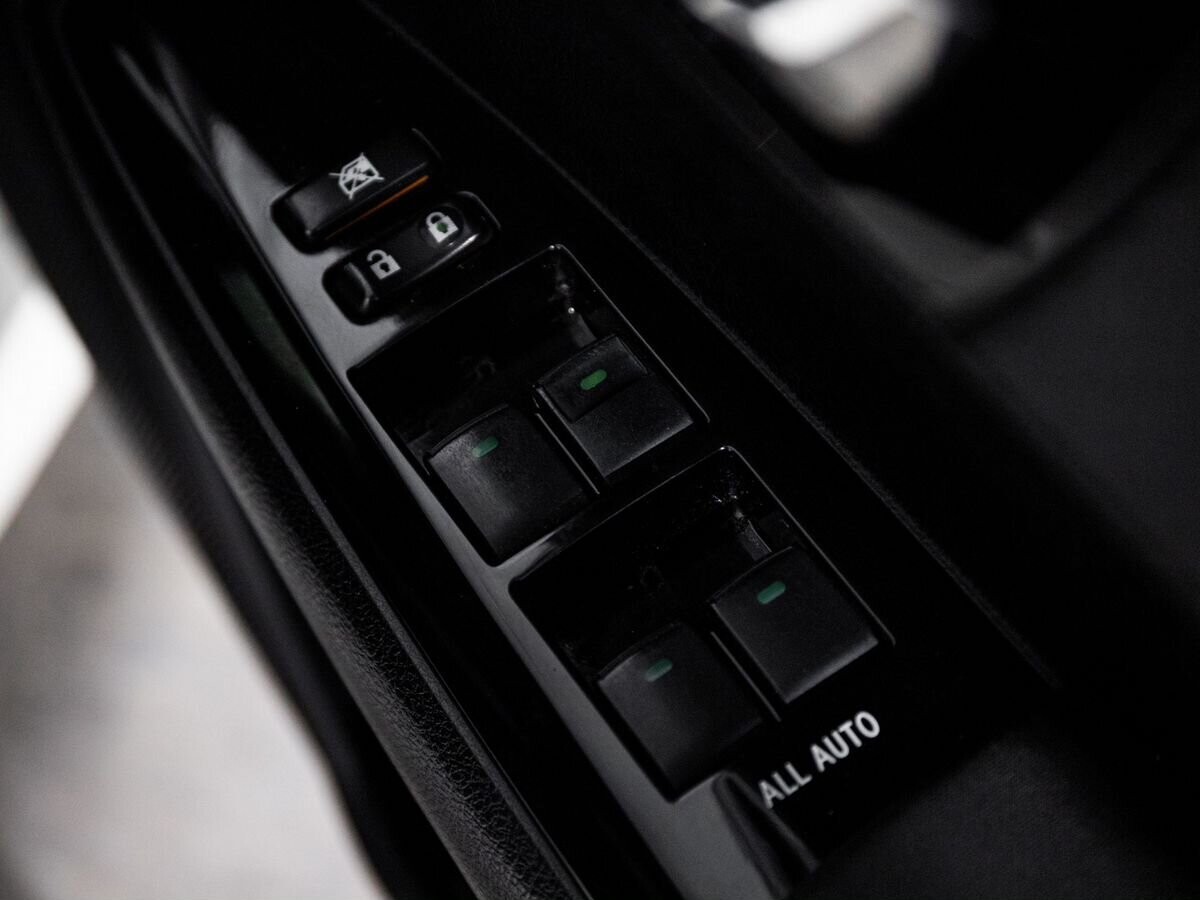 Toyota Corolla 2014 - фото автомобиля