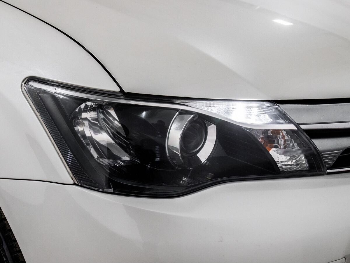 Toyota Corolla 2014 - фото автомобиля