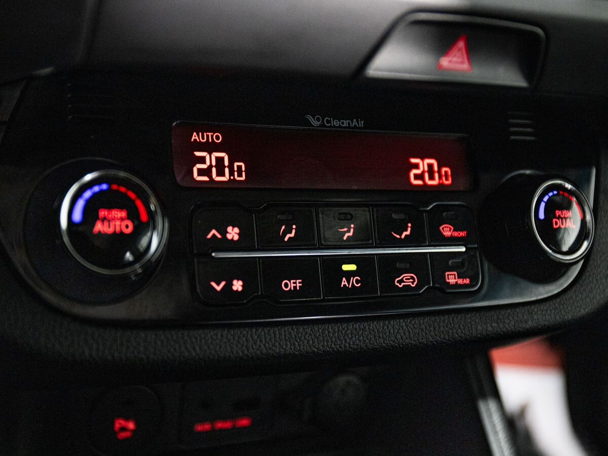 Kia Sportage 2012 - фото автомобиля