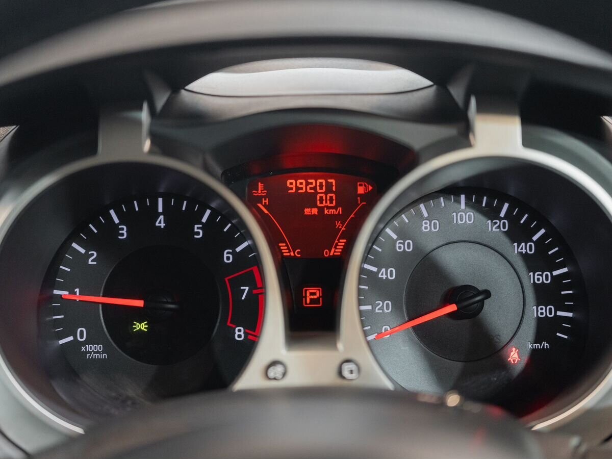 Nissan Juke 2012 - фото автомобиля