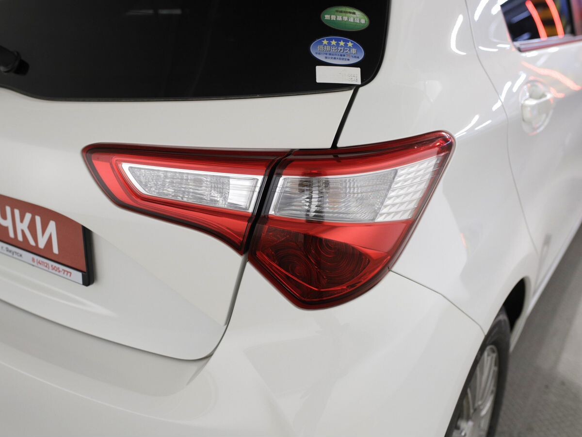 Toyota Vitz 2017 - фото автомобиля