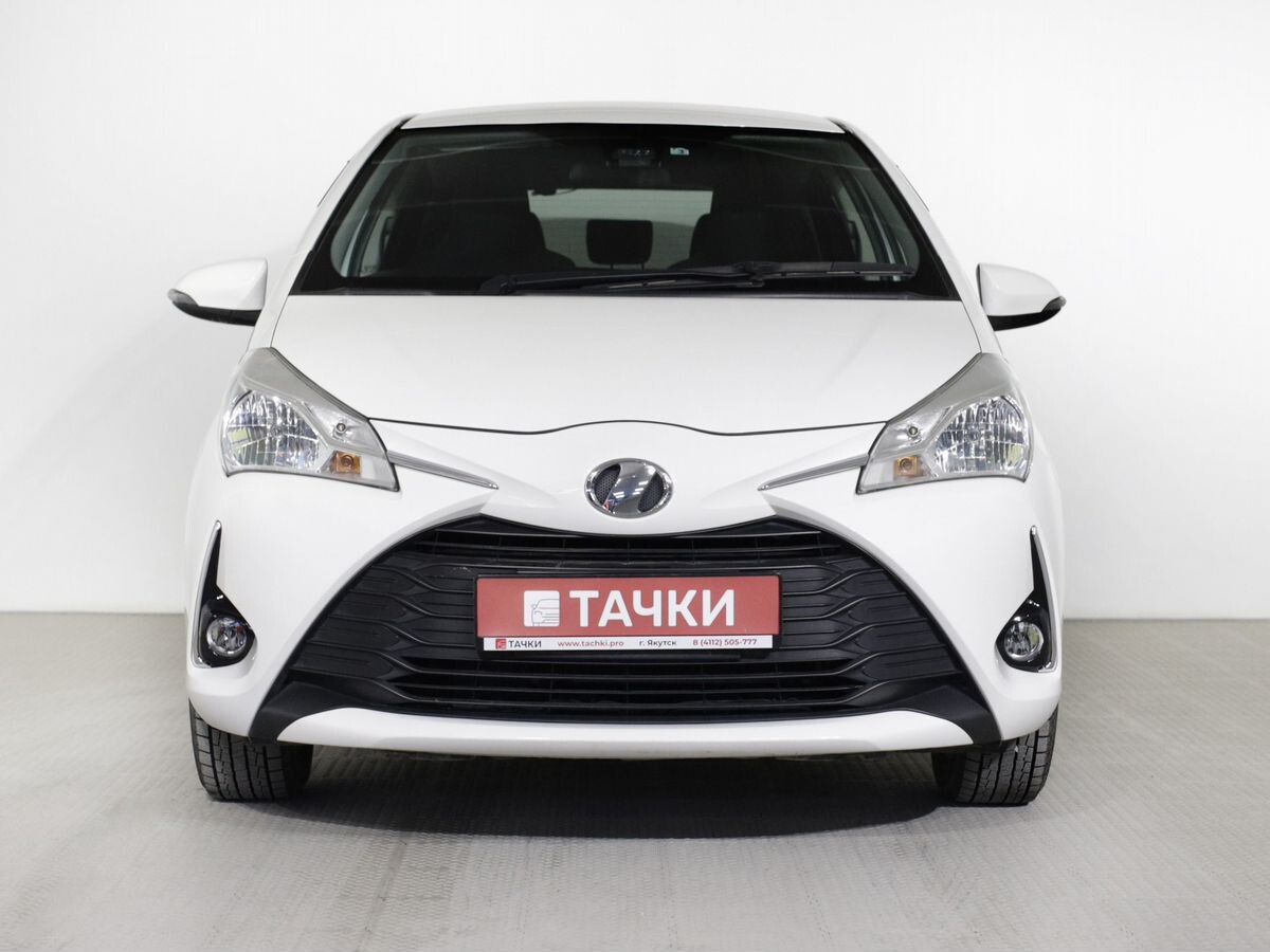 Toyota Vitz 2017 - фото автомобиля