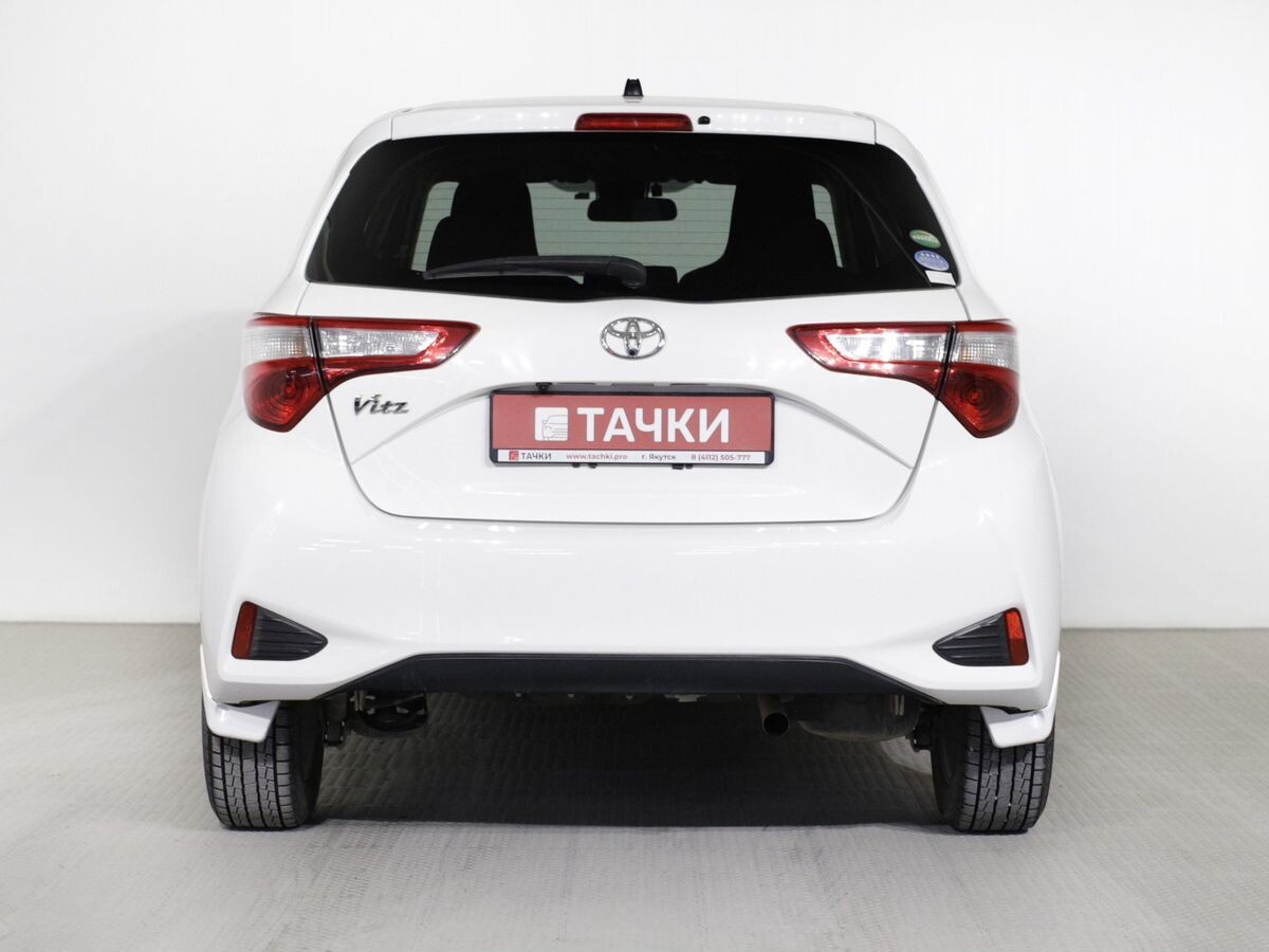 Toyota Vitz 2017 - фото автомобиля