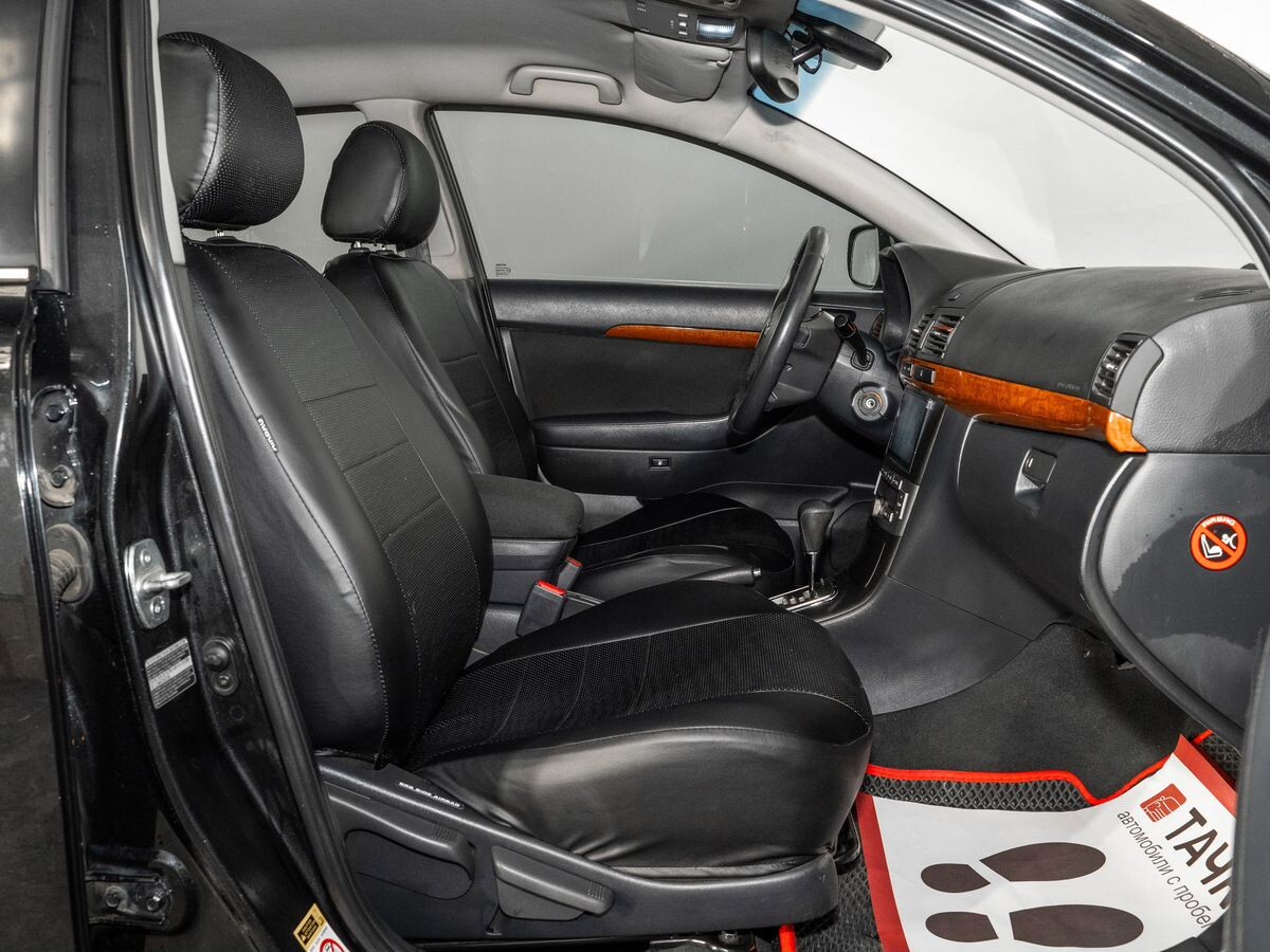 Toyota Avensis 2008 - фото автомобиля