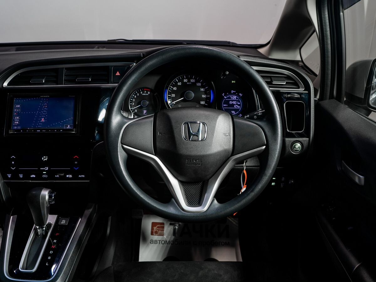 Honda Shuttle 2015 - фото автомобиля