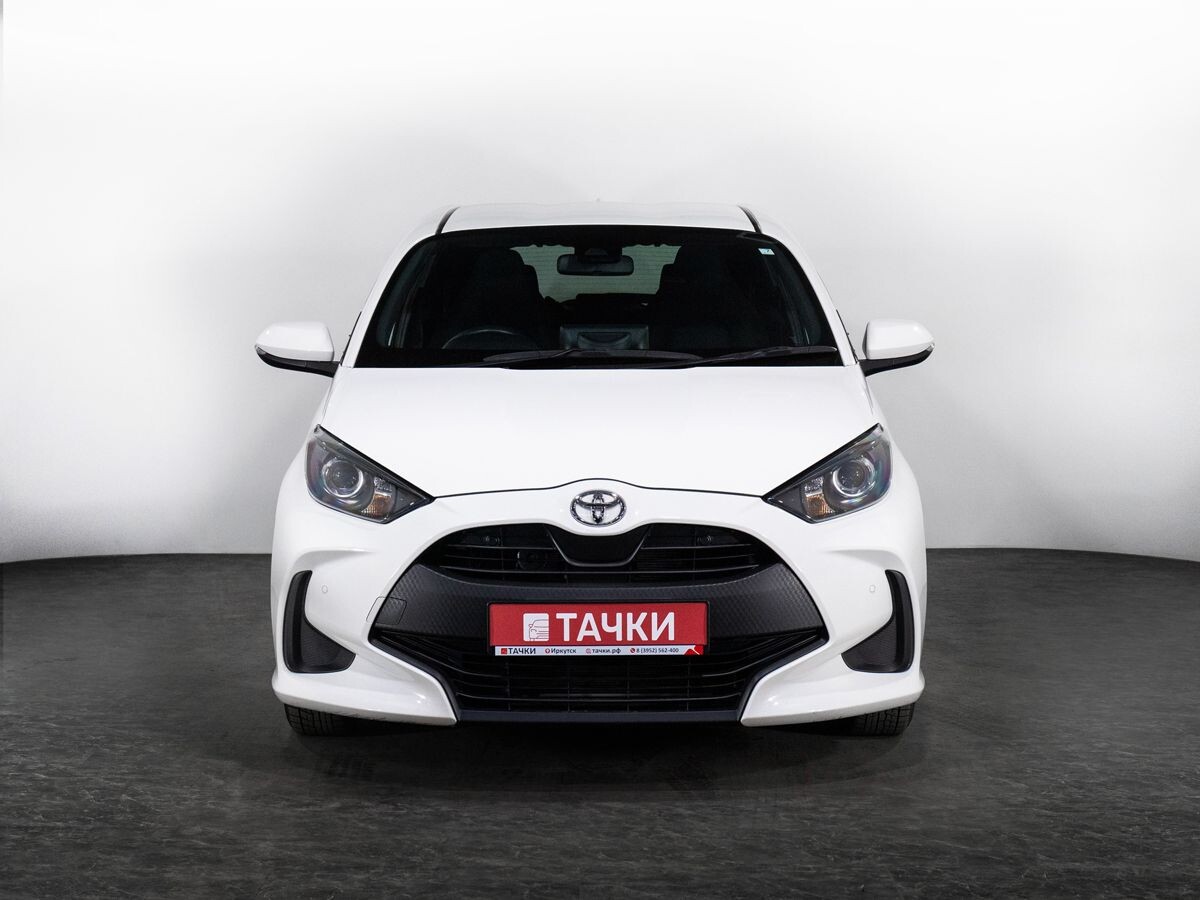 Toyota Yaris 2021 - фото автомобиля
