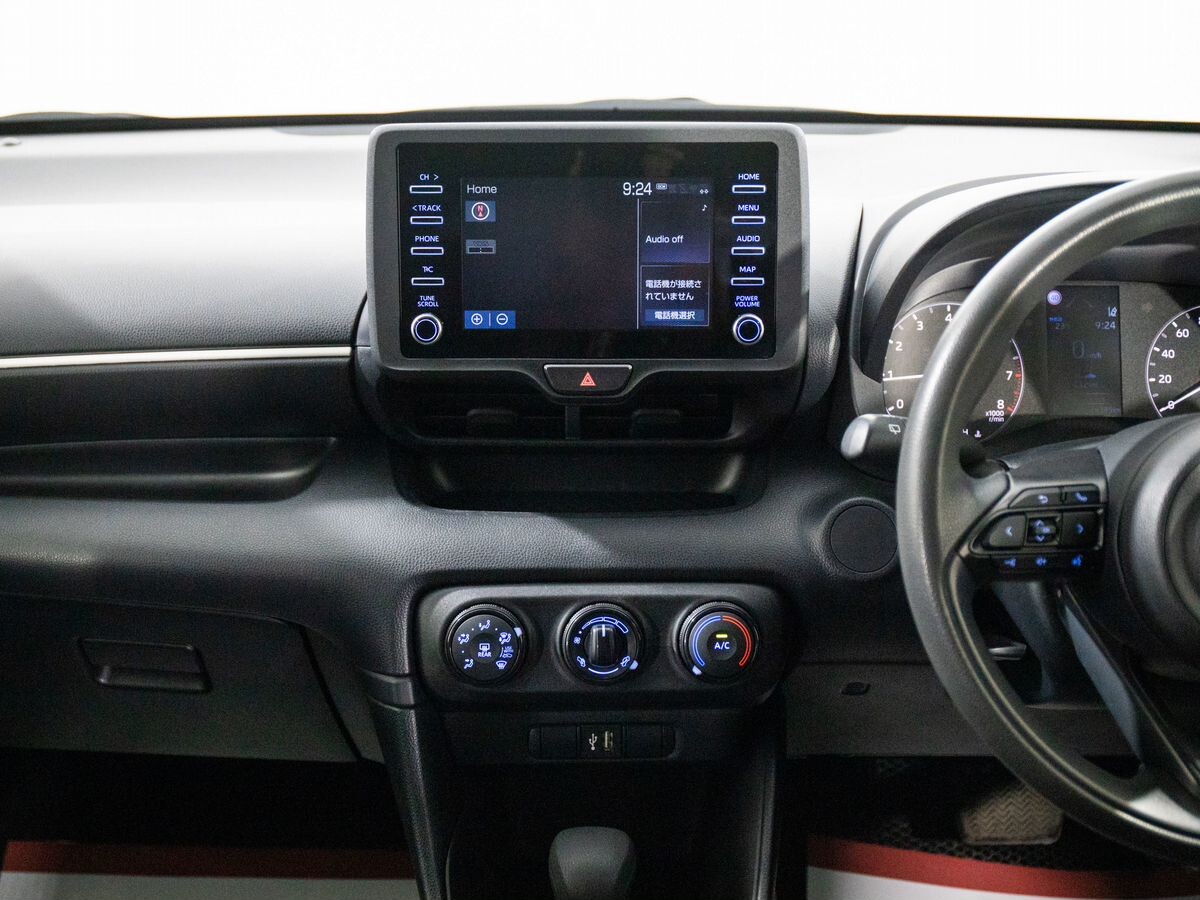 Toyota Yaris 2021 - фото автомобиля