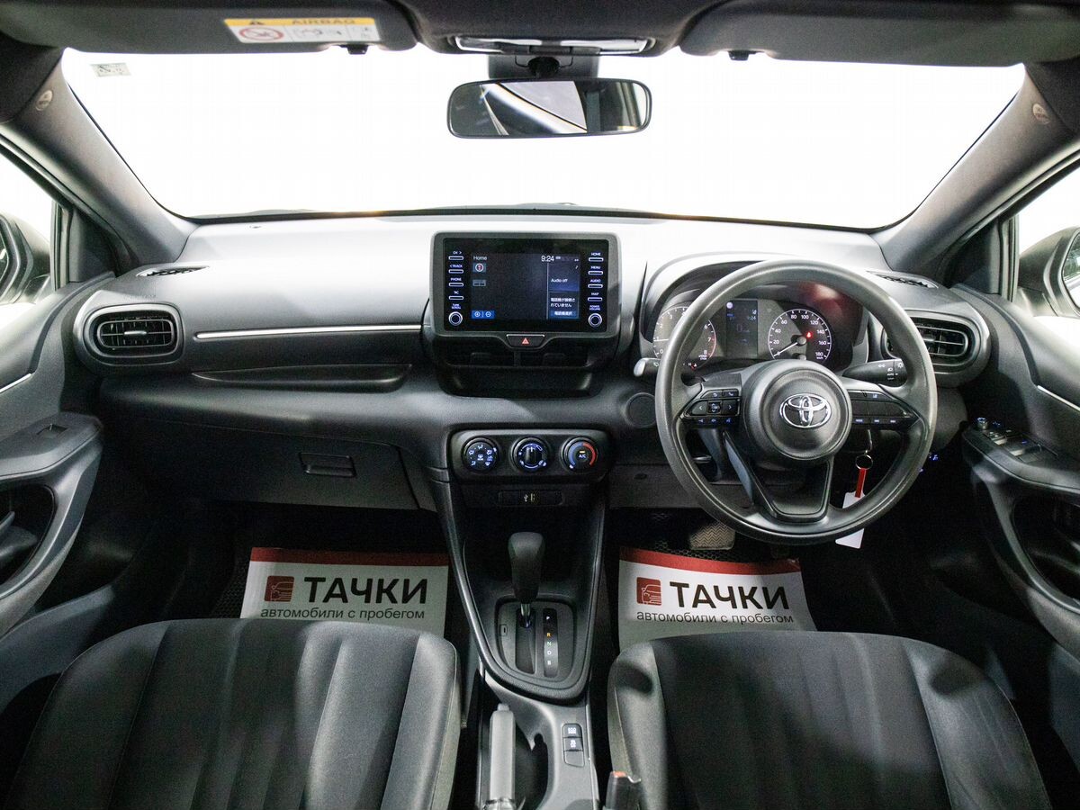 Toyota Yaris 2021 - фото автомобиля