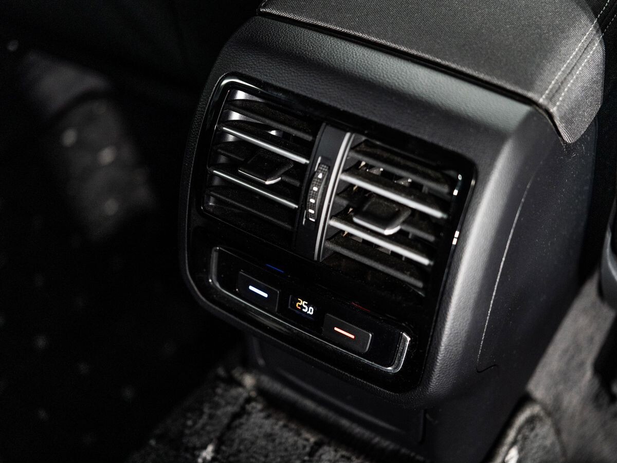 Volkswagen Passat 2015 - фото автомобиля