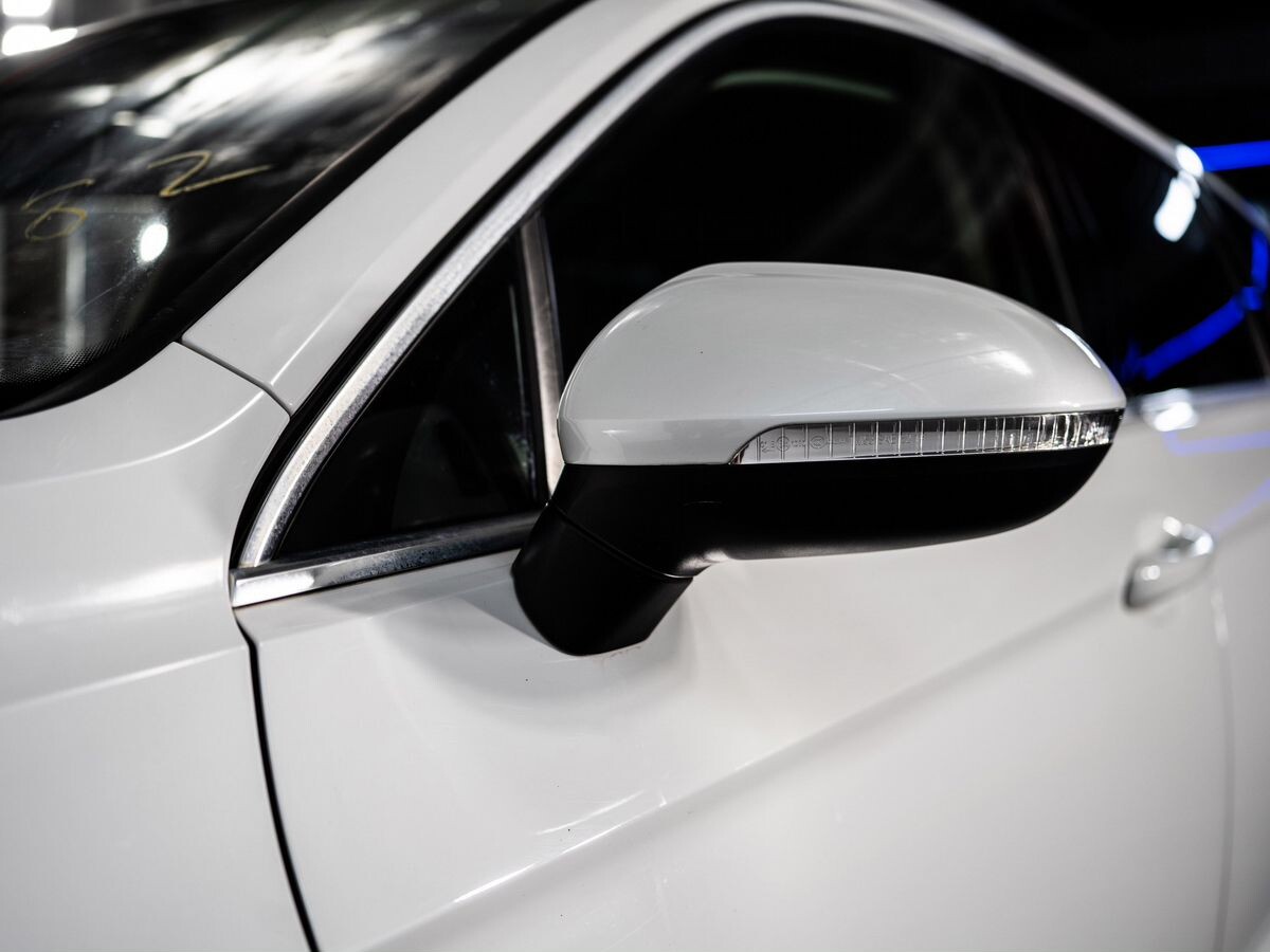 Volkswagen Passat 2015 - фото автомобиля