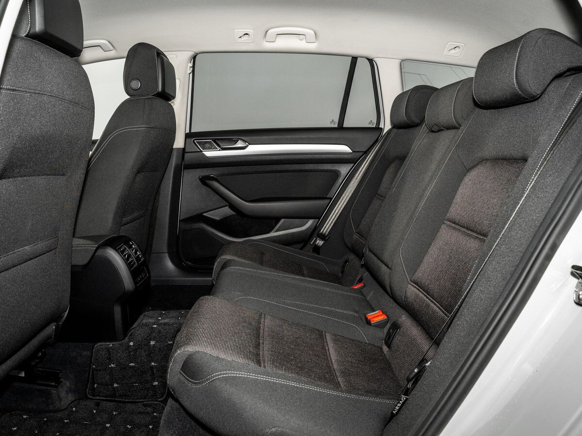 Volkswagen Passat 2015 - фото автомобиля