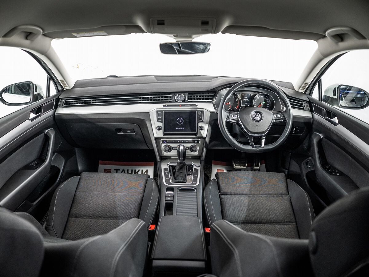 Volkswagen Passat 2015 - фото автомобиля