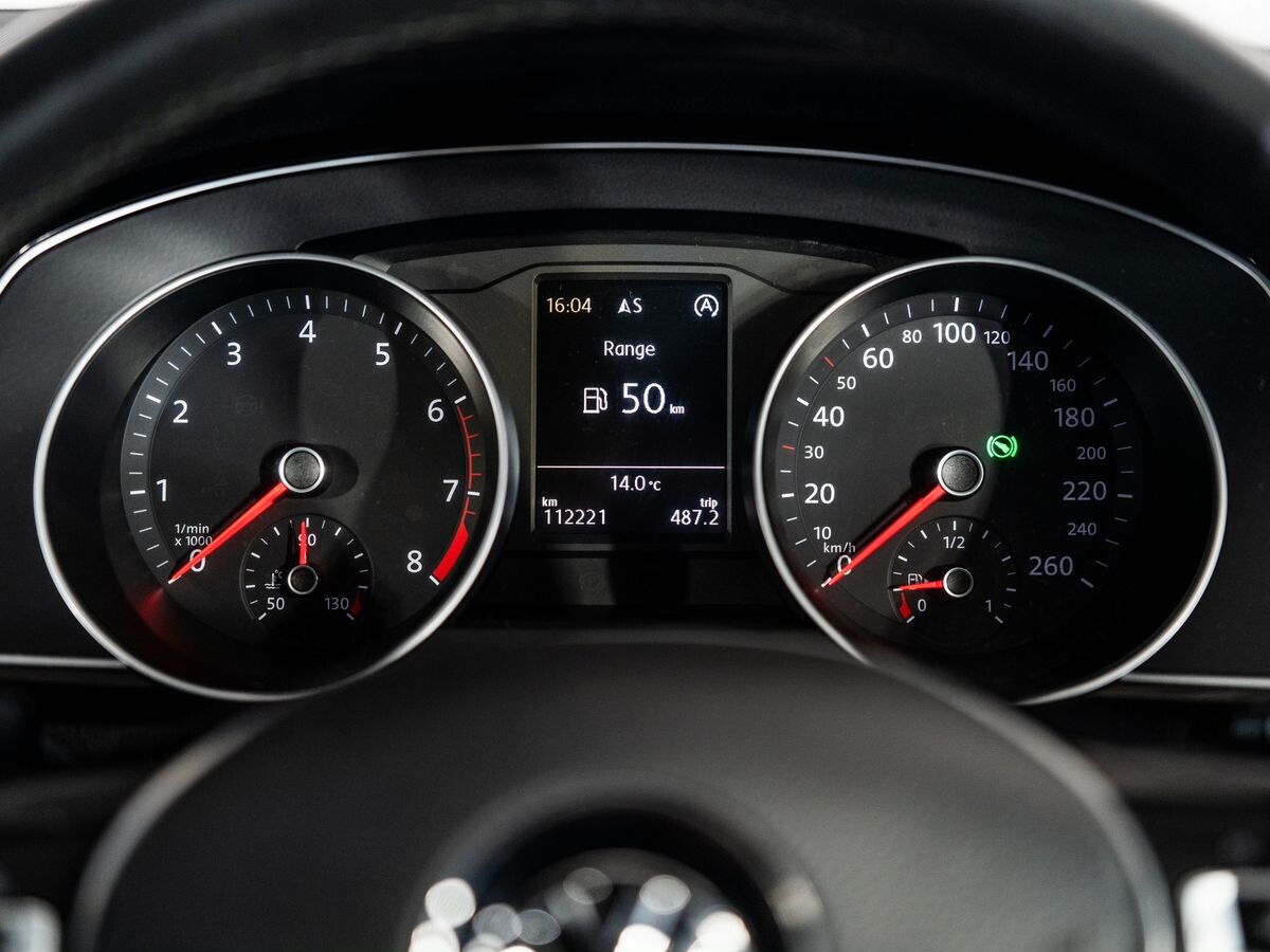 Volkswagen Passat 2015 - фото автомобиля