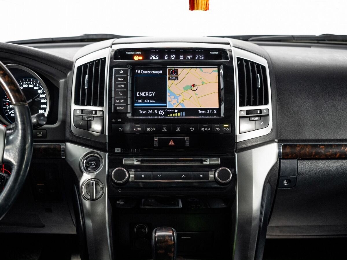 Toyota Land Cruiser 2013 - фото автомобиля