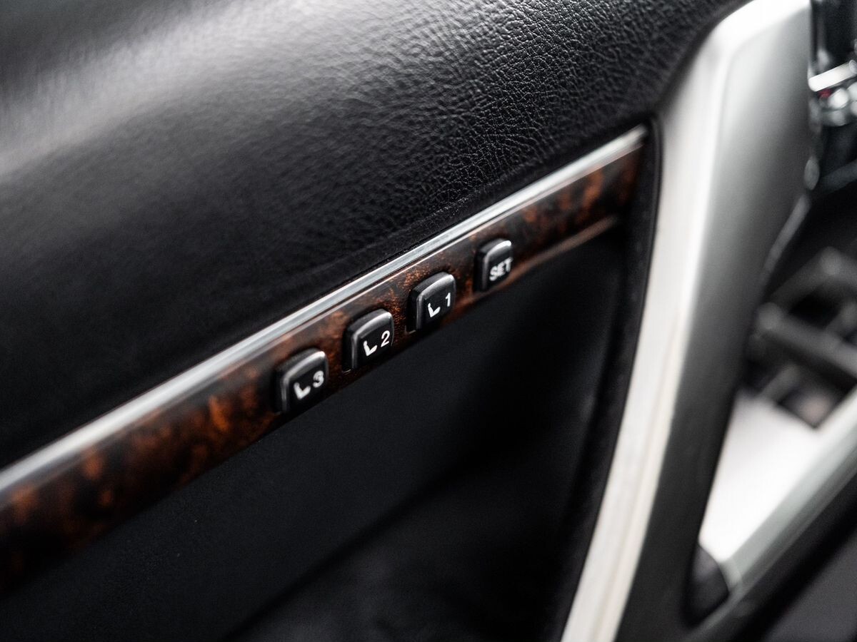 Toyota Land Cruiser 2013 - фото автомобиля