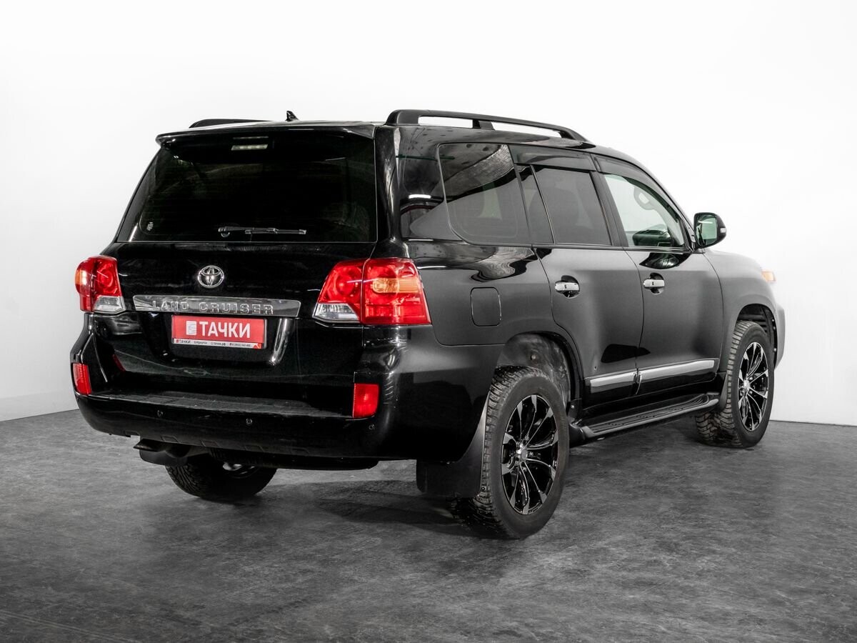 Toyota Land Cruiser 2013 - фото автомобиля