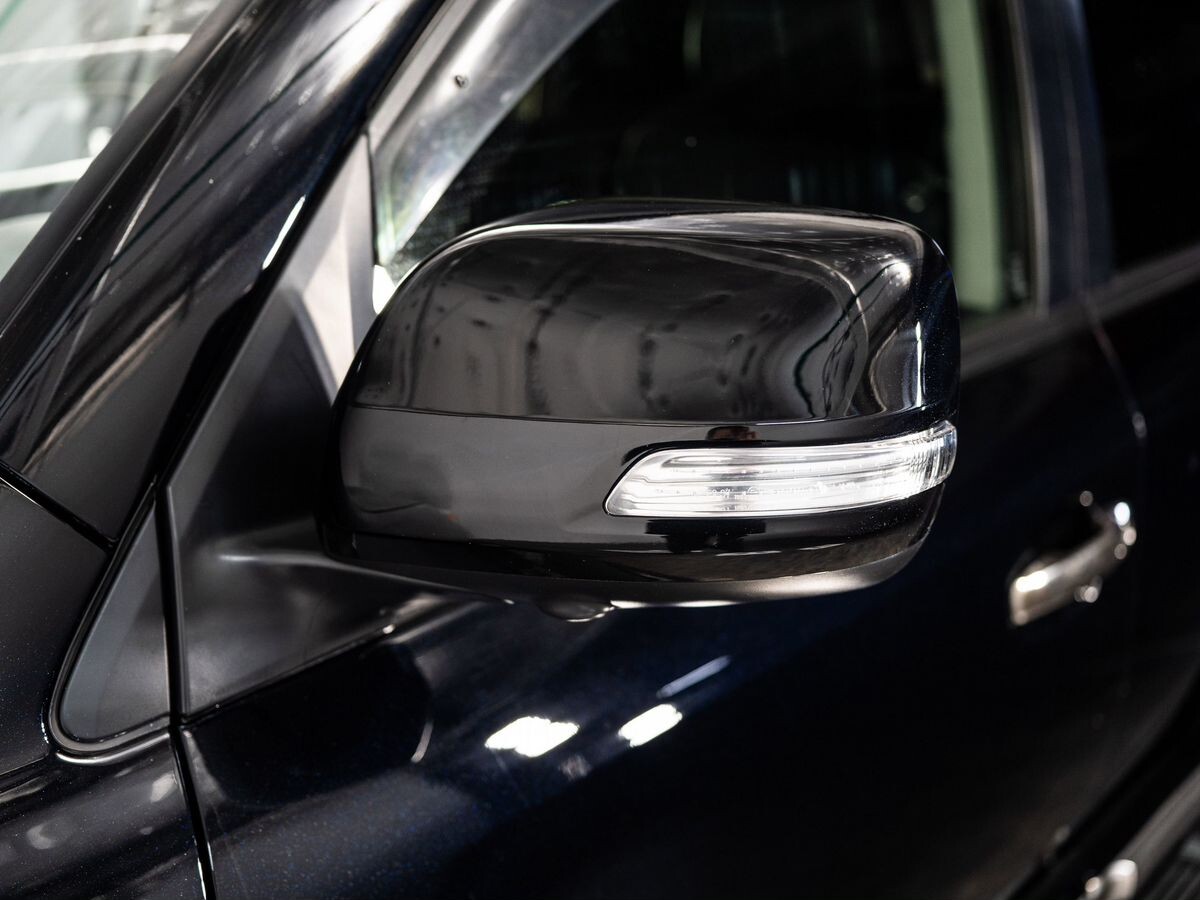 Toyota Land Cruiser 2013 - фото автомобиля