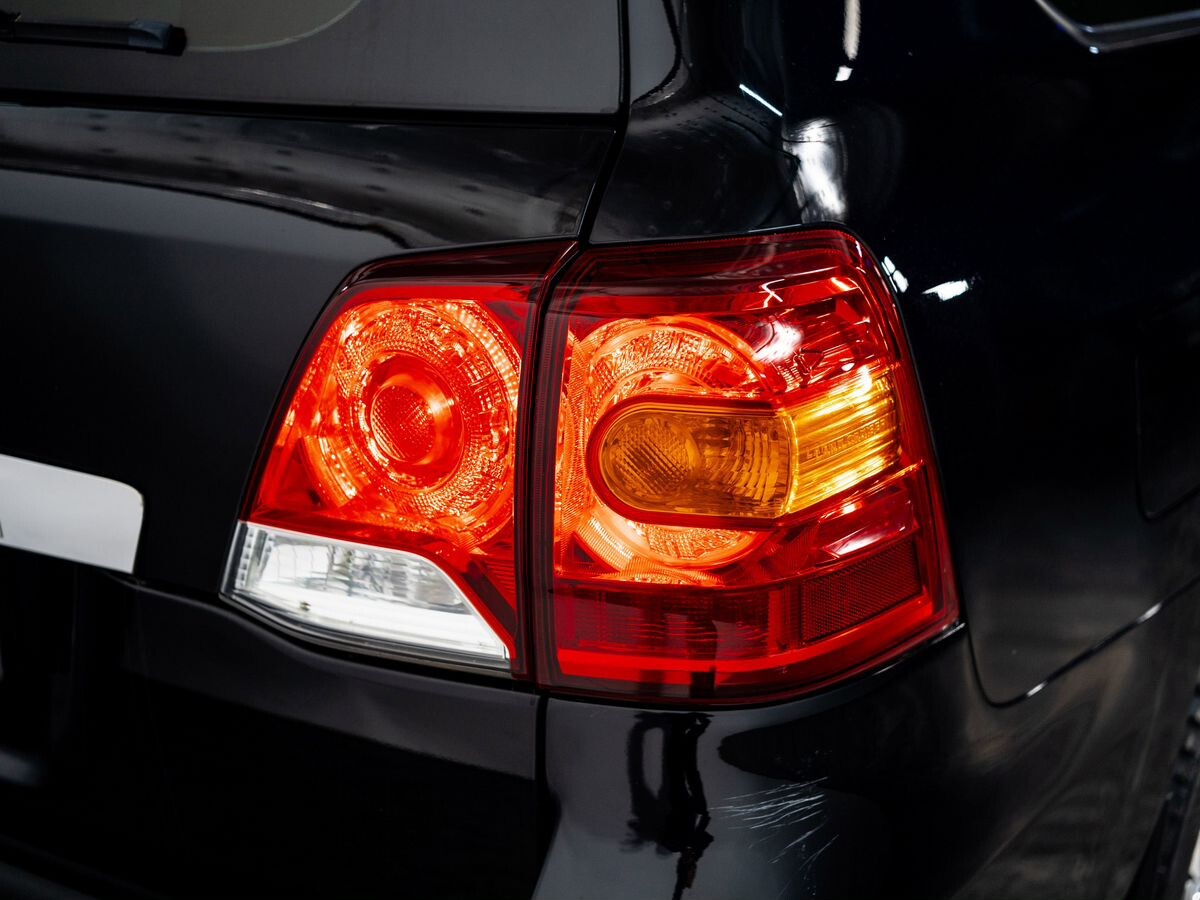 Toyota Land Cruiser 2013 - фото автомобиля