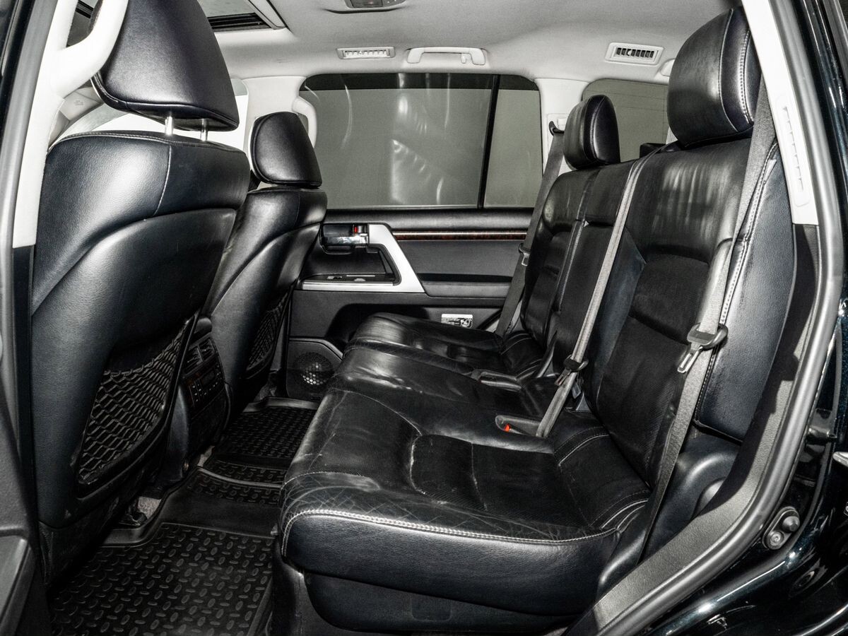 Toyota Land Cruiser 2013 - фото автомобиля