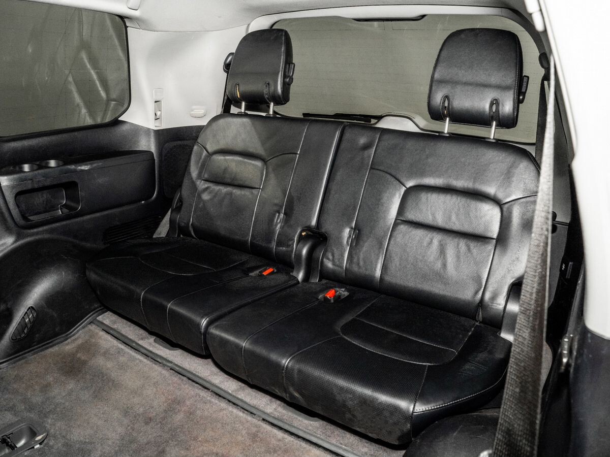 Toyota Land Cruiser 2013 - фото автомобиля