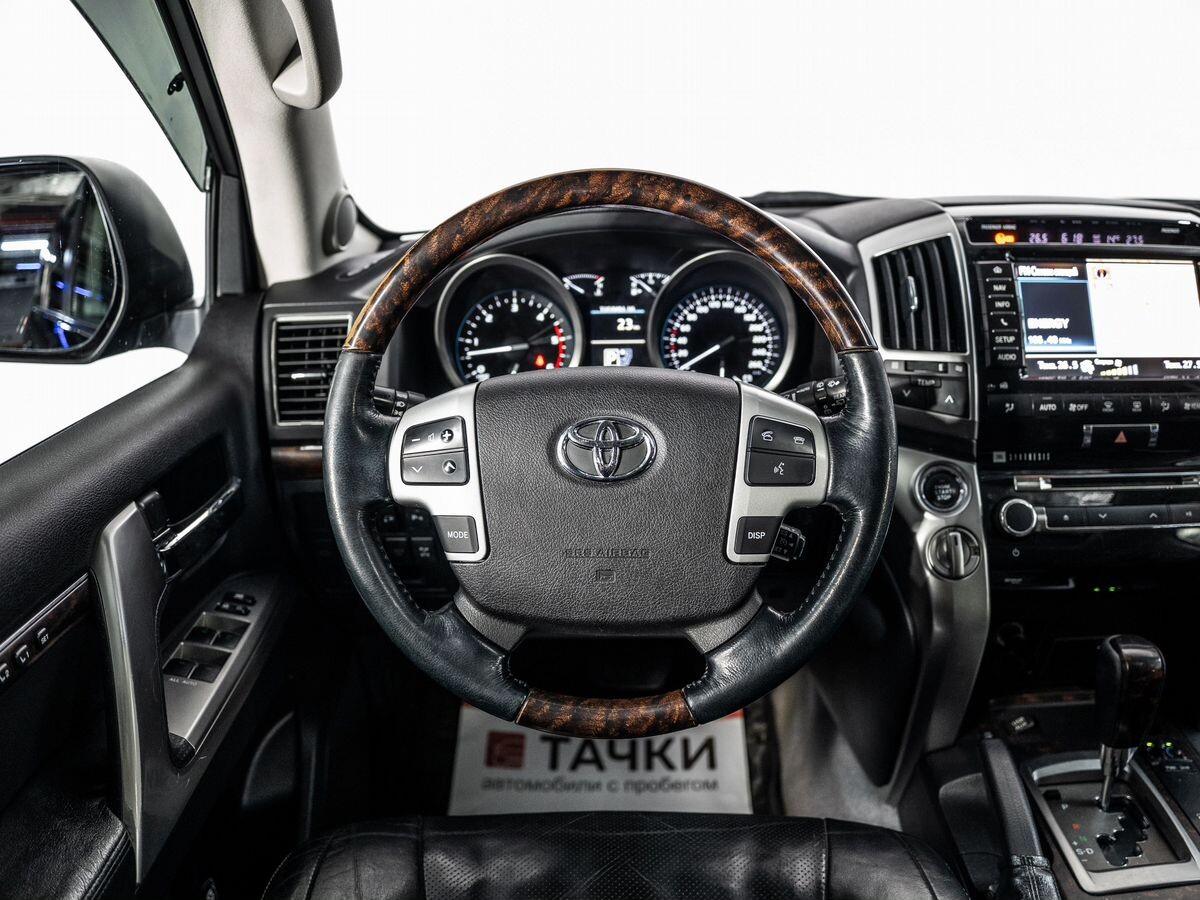 Toyota Land Cruiser 2013 - фото автомобиля