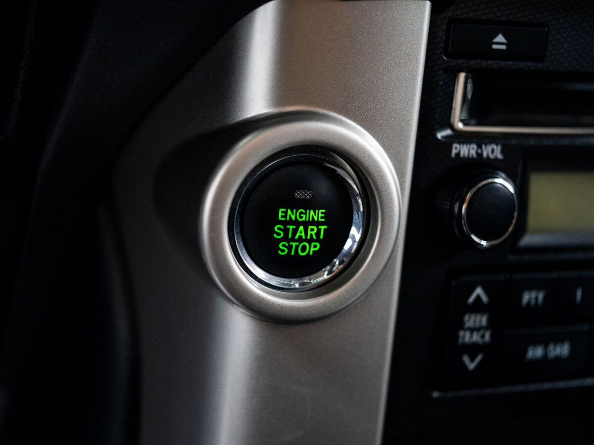 Toyota Land Cruiser Prado 2013 - фото автомобиля