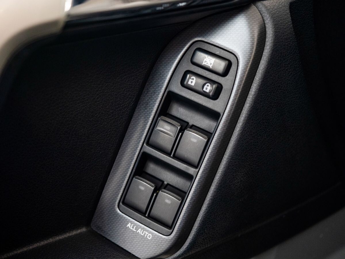 Toyota Land Cruiser Prado 2013 - фото автомобиля