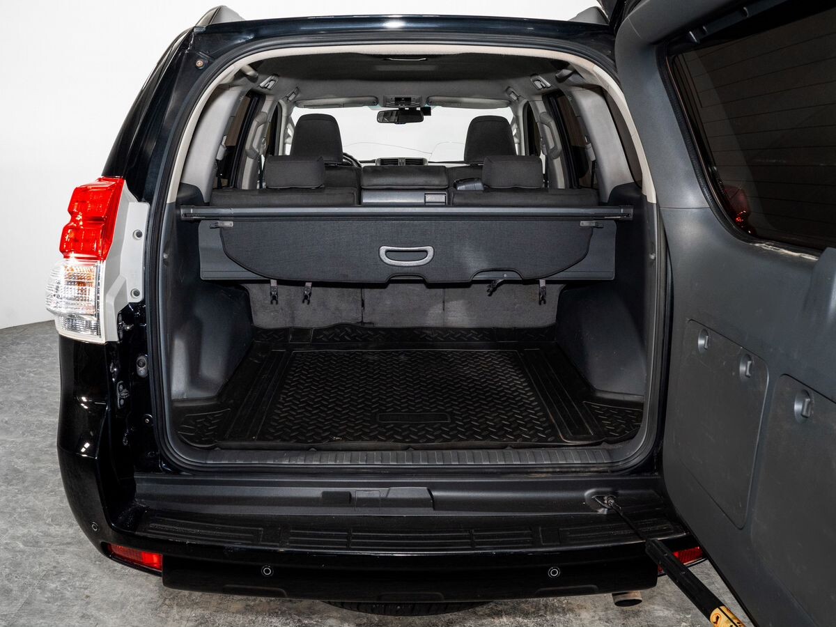 Toyota Land Cruiser Prado 2013 - фото автомобиля