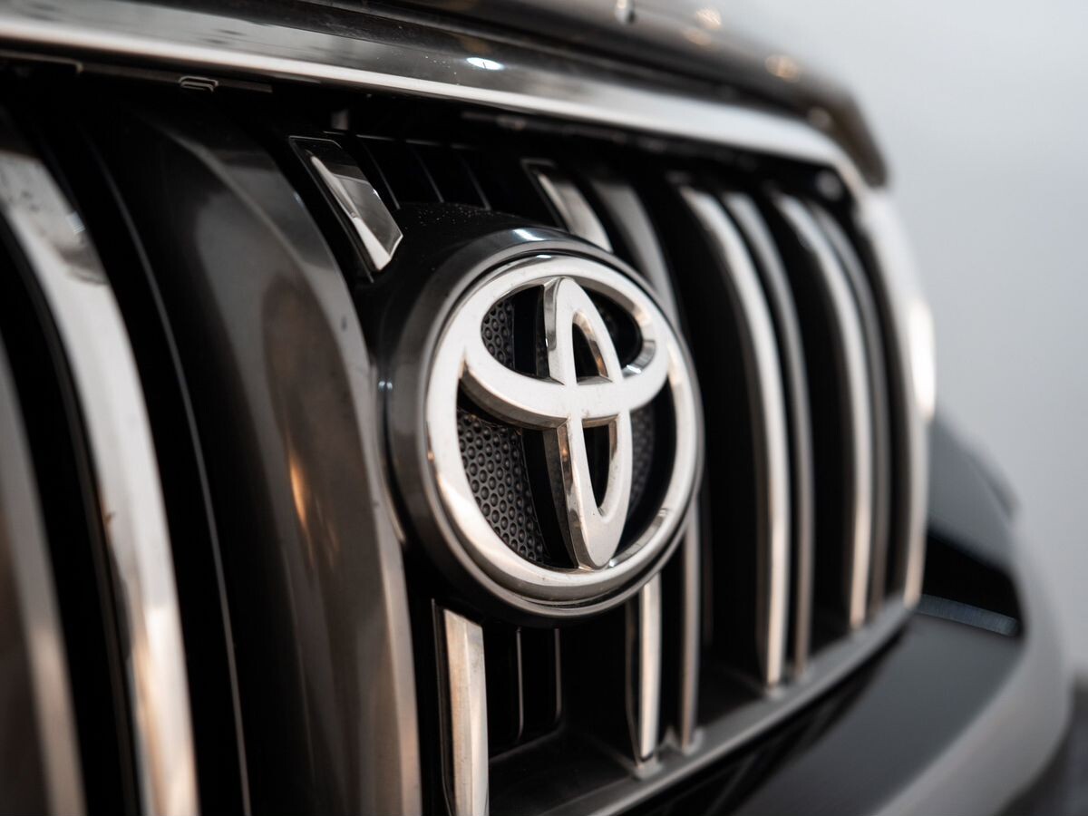 Toyota Land Cruiser Prado 2013 - фото автомобиля