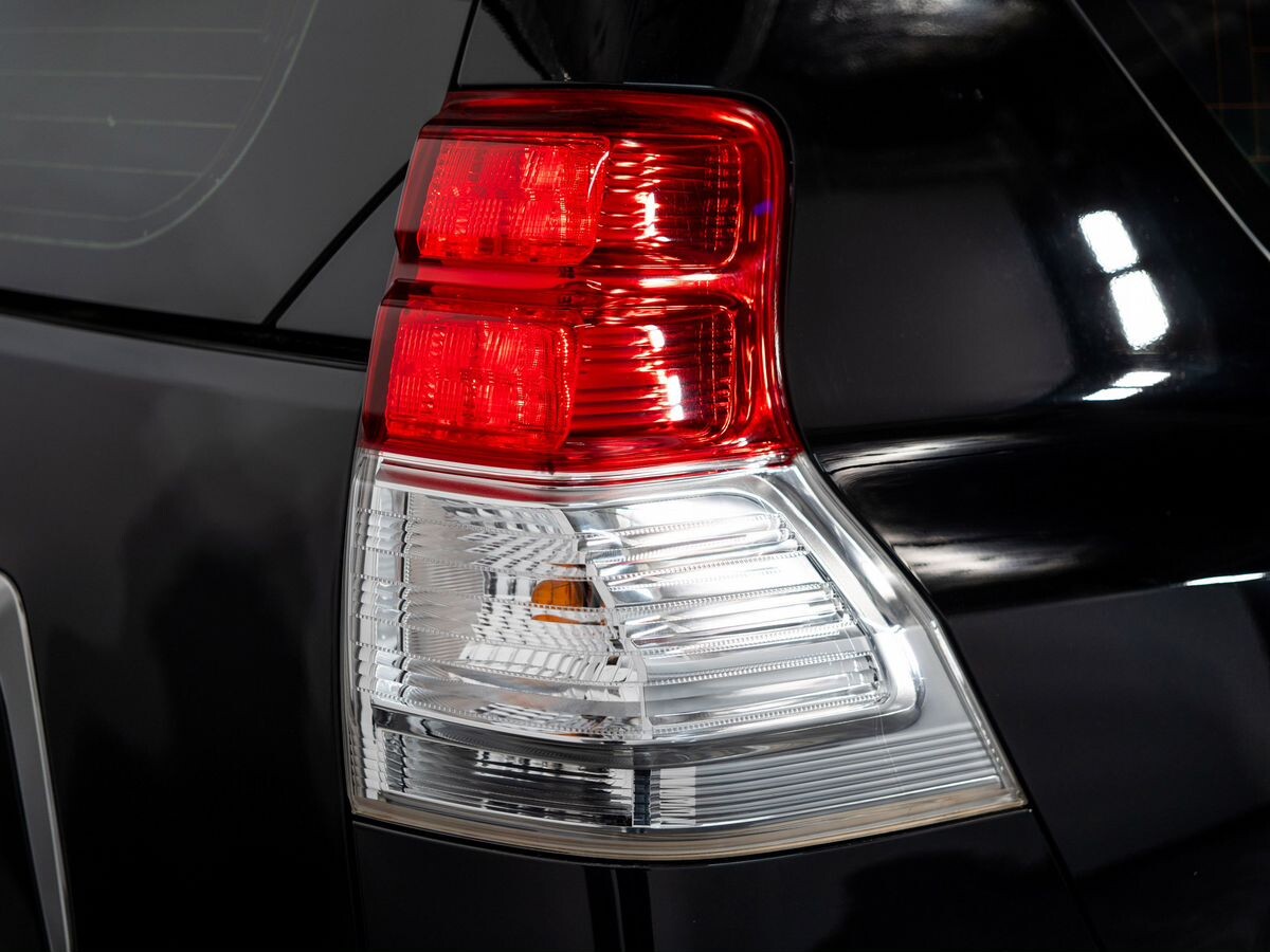 Toyota Land Cruiser Prado 2013 - фото автомобиля