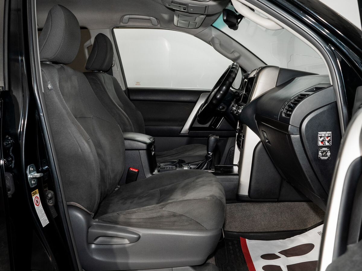 Toyota Land Cruiser Prado 2013 - фото автомобиля