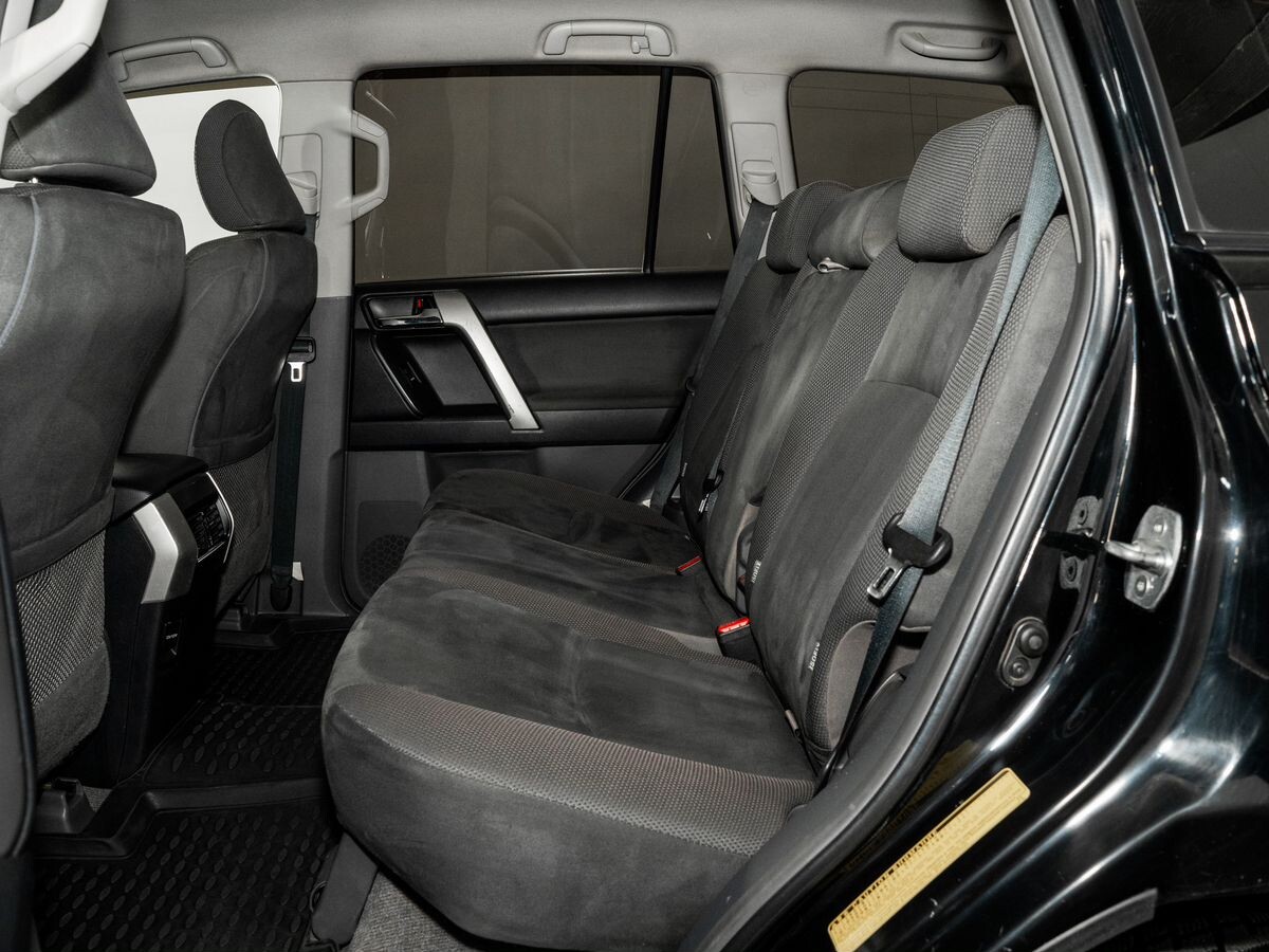 Toyota Land Cruiser Prado 2013 - фото автомобиля