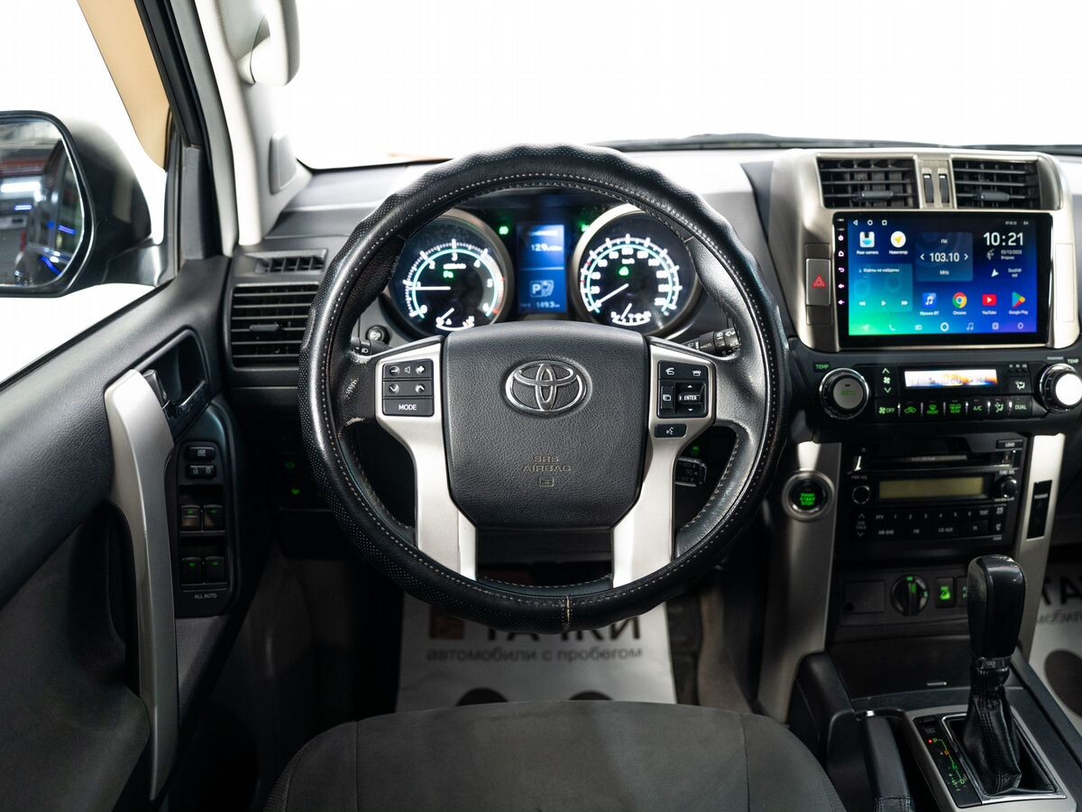 Toyota Land Cruiser Prado 2013 - фото автомобиля