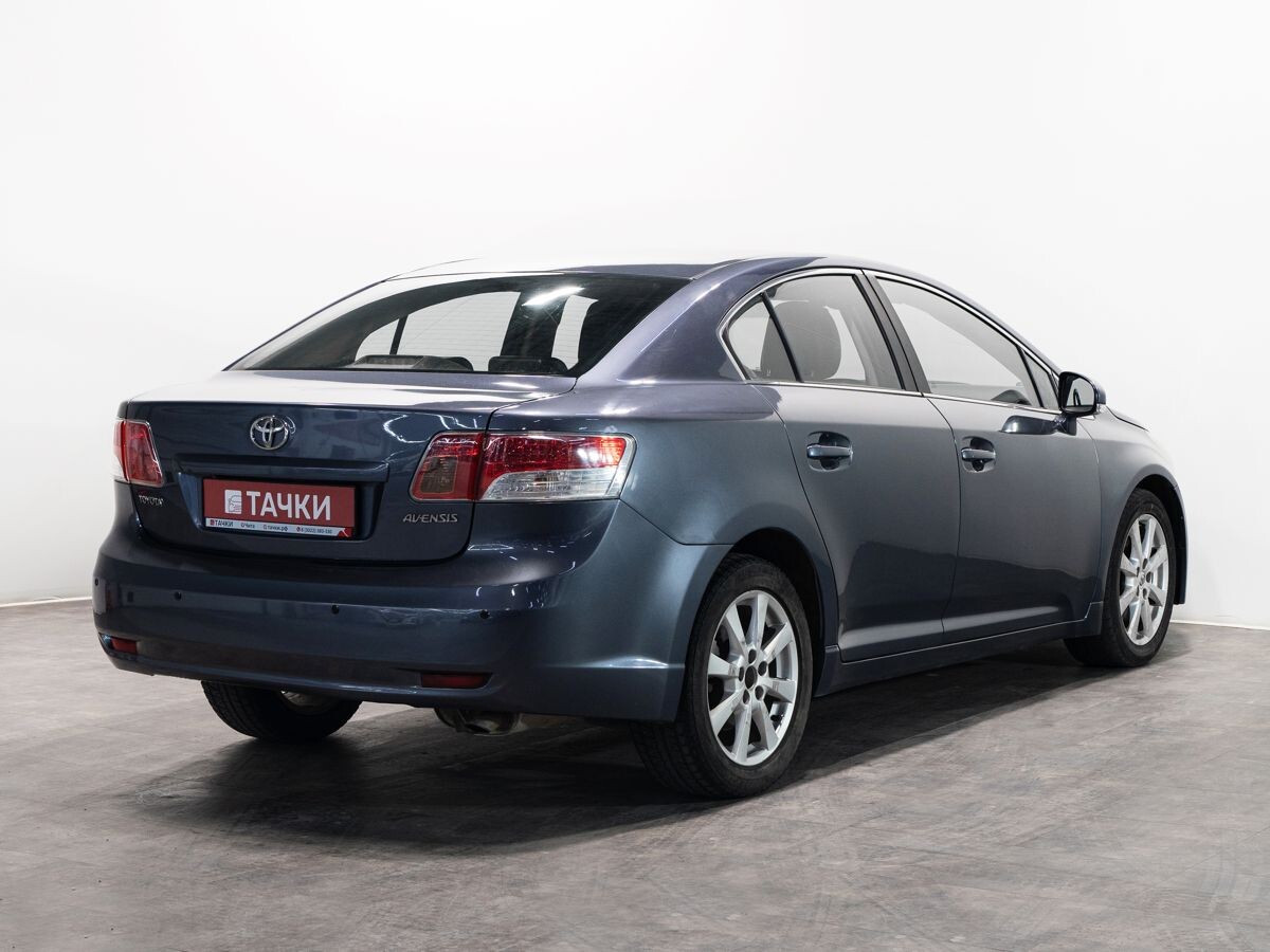 Toyota Avensis 2011 - фото автомобиля