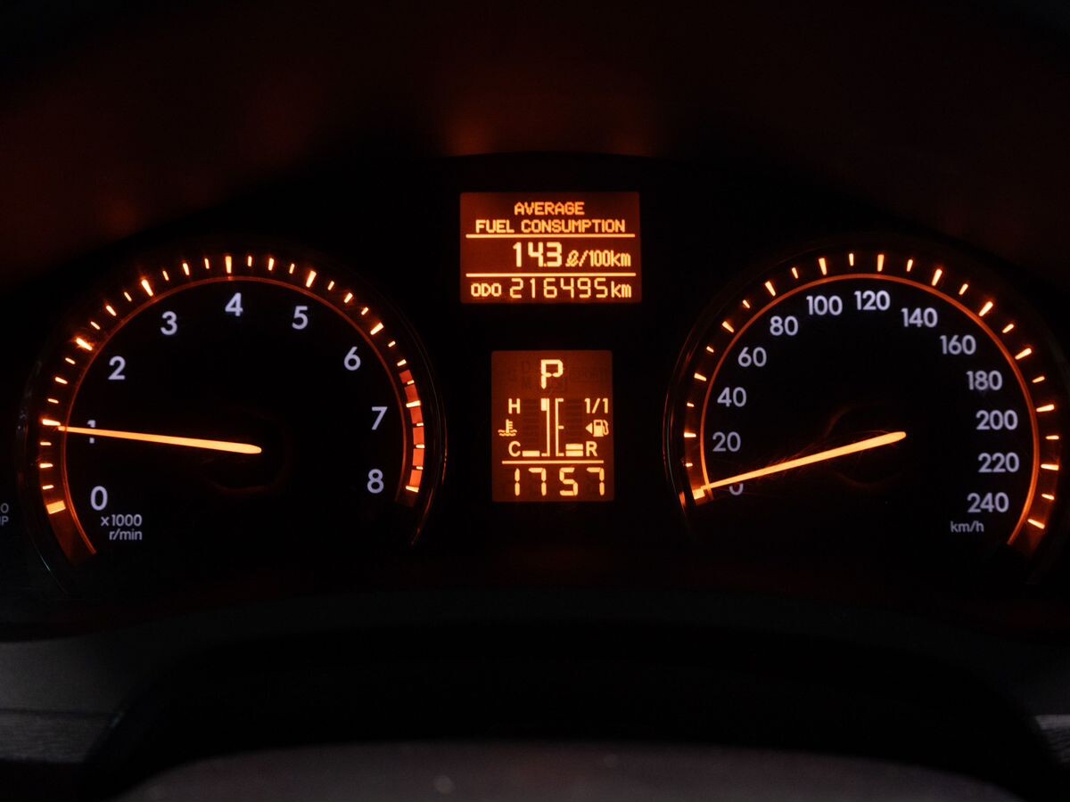 Toyota Avensis 2011 - фото автомобиля