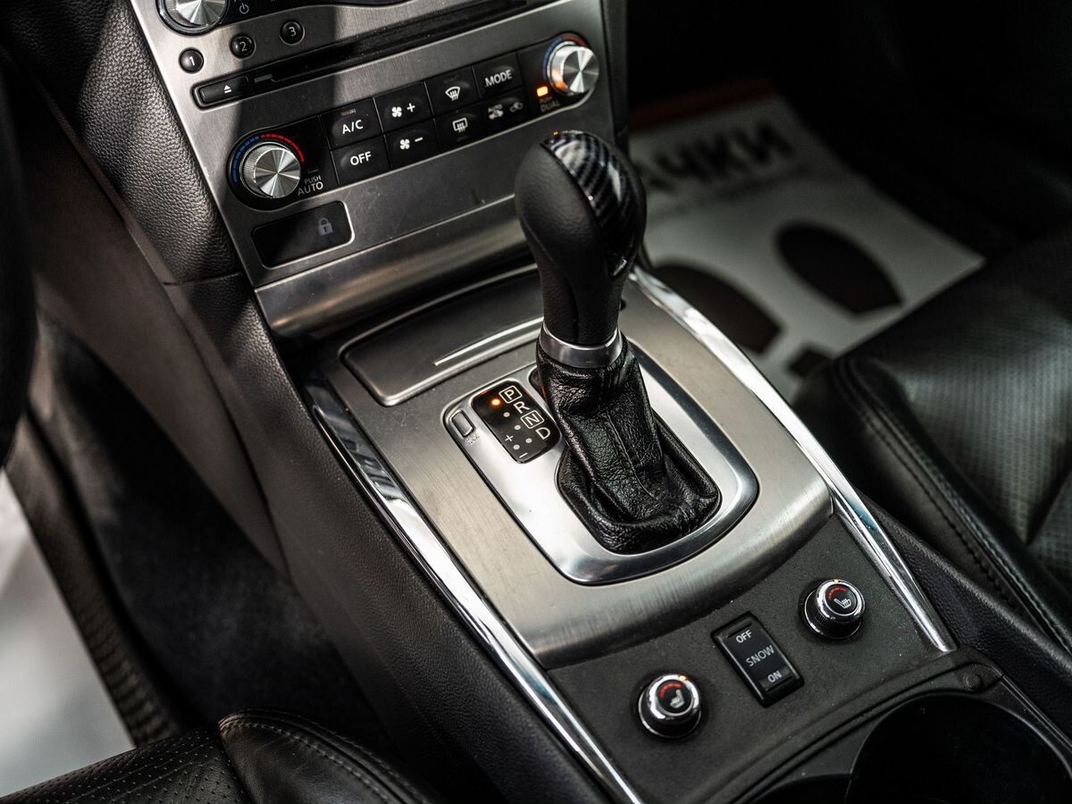 Infiniti G 2010 - фото автомобиля